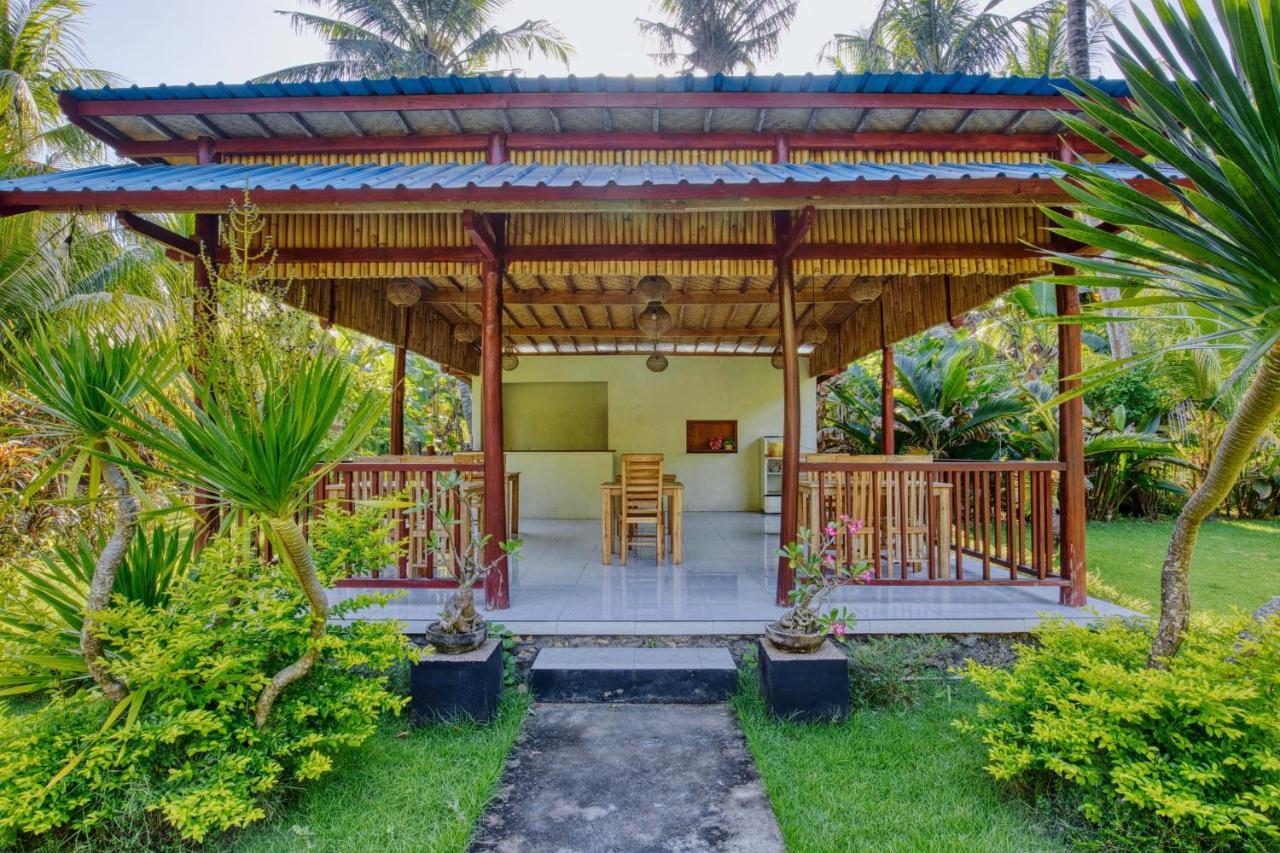 Апартаменты Puri Yalus Bungalow Toyapakeh Экстерьер фото