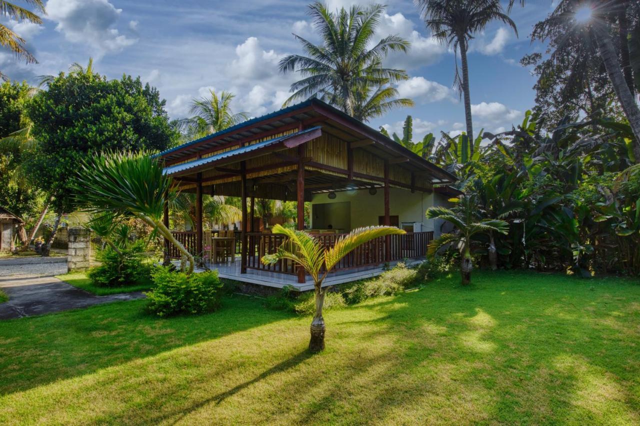 Апартаменты Puri Yalus Bungalow Toyapakeh Экстерьер фото