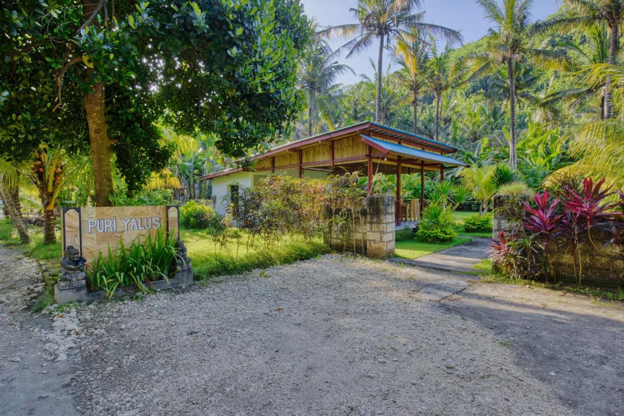 Апартаменты Puri Yalus Bungalow Toyapakeh Экстерьер фото