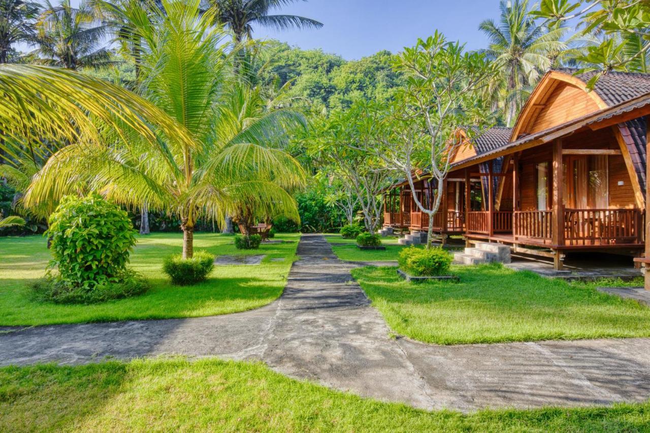 Апартаменты Puri Yalus Bungalow Toyapakeh Экстерьер фото