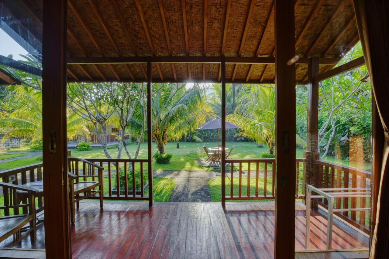 Апартаменты Puri Yalus Bungalow Toyapakeh Экстерьер фото