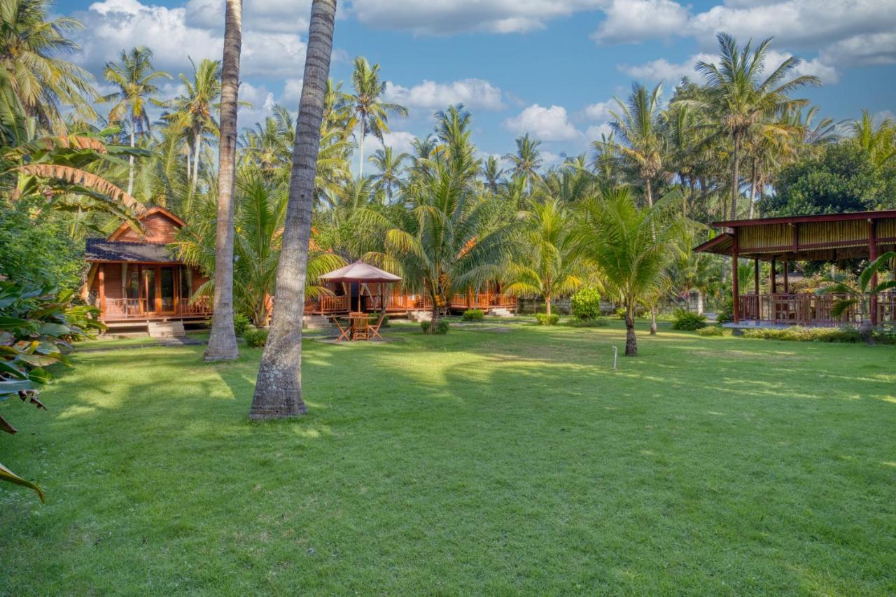 Апартаменты Puri Yalus Bungalow Toyapakeh Экстерьер фото