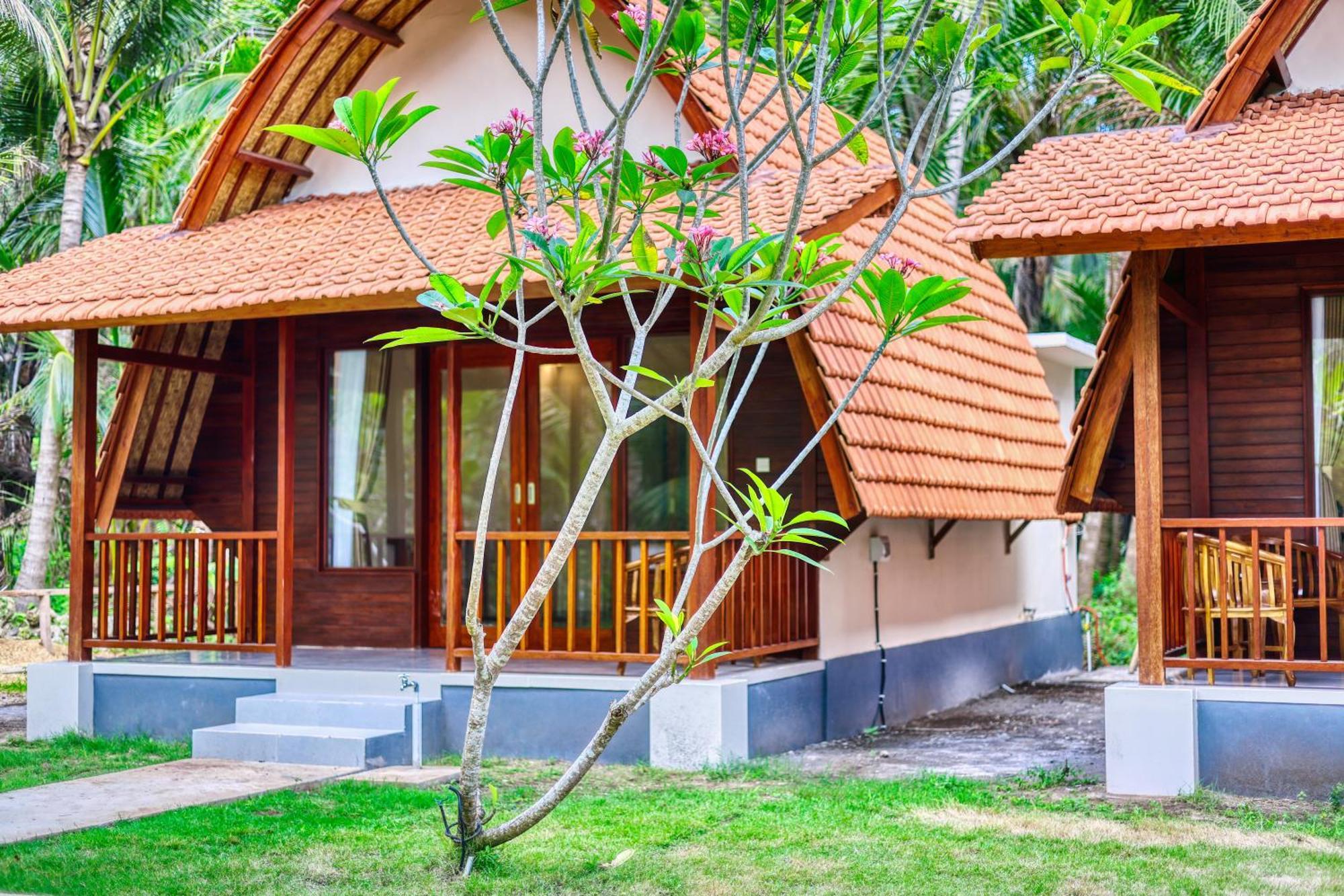 Апартаменты Puri Yalus Bungalow Toyapakeh Экстерьер фото